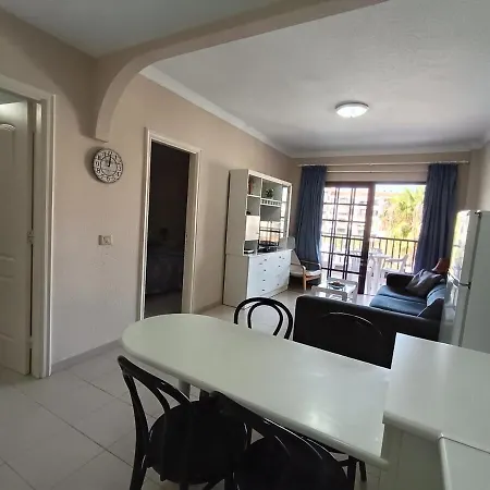 Cefe Sunset 아파트 아로나